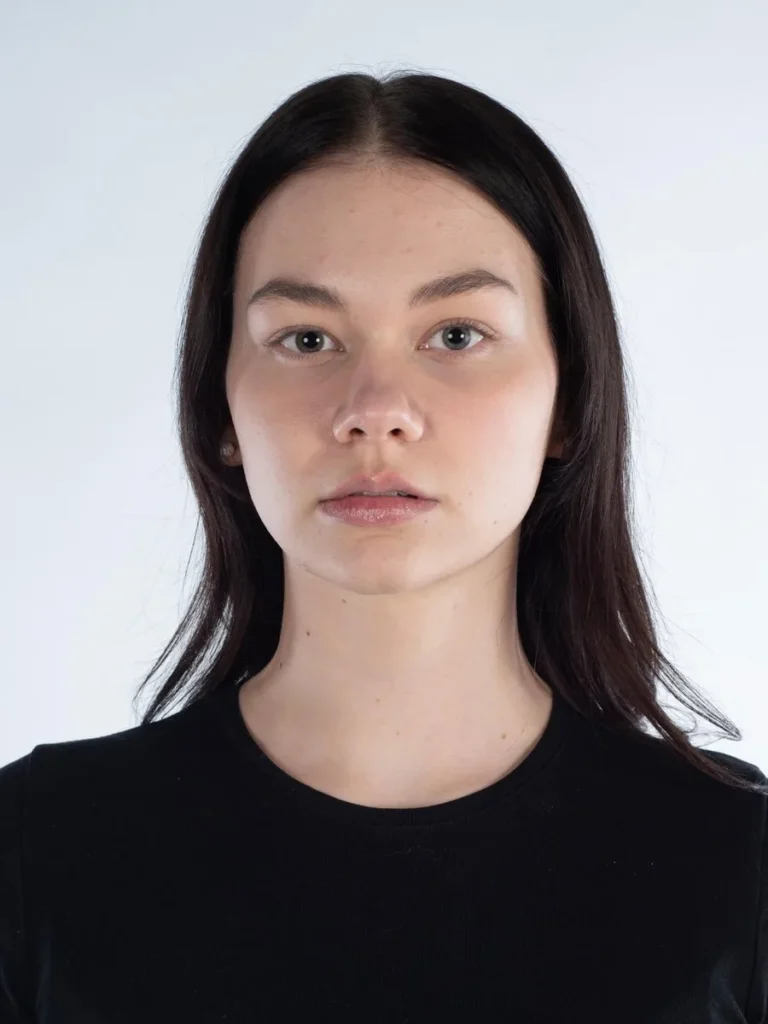 Sedcard & Model Portfolio-Aufnahme – Emily Rauser, Studio Luzern & Zürich